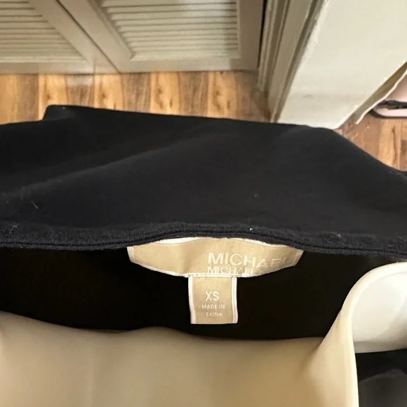 Michael Kors Super Soft Vneck Black Top with Gold Zipper Accent - Picture 4 of 4